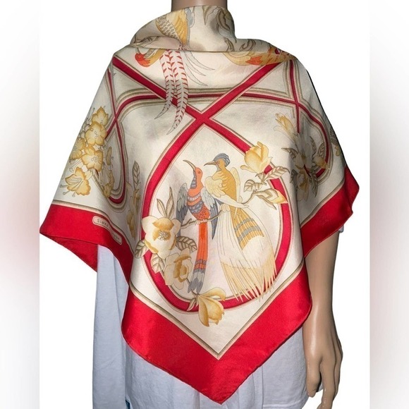 Hermès “Caraibes” 100% Silk Scarf - Picture 10 of 11